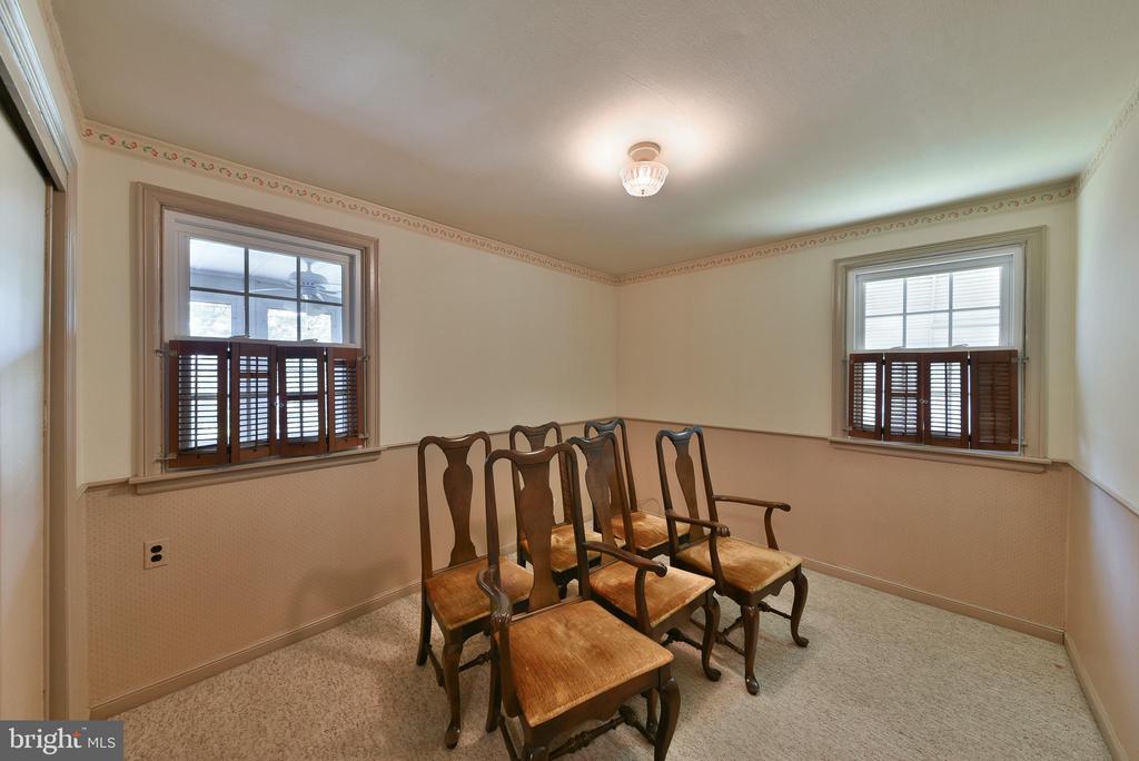 439 Manor Rd