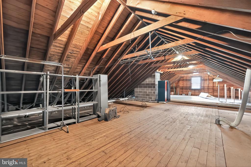 1263 GILBERT ROAD