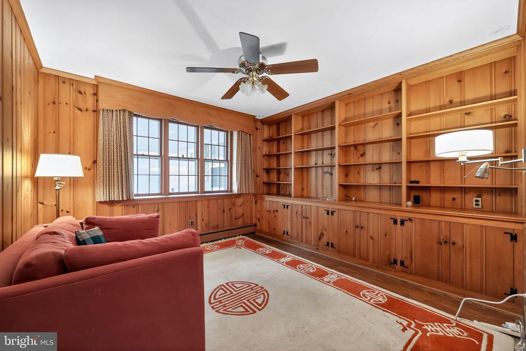 1263 GILBERT ROAD