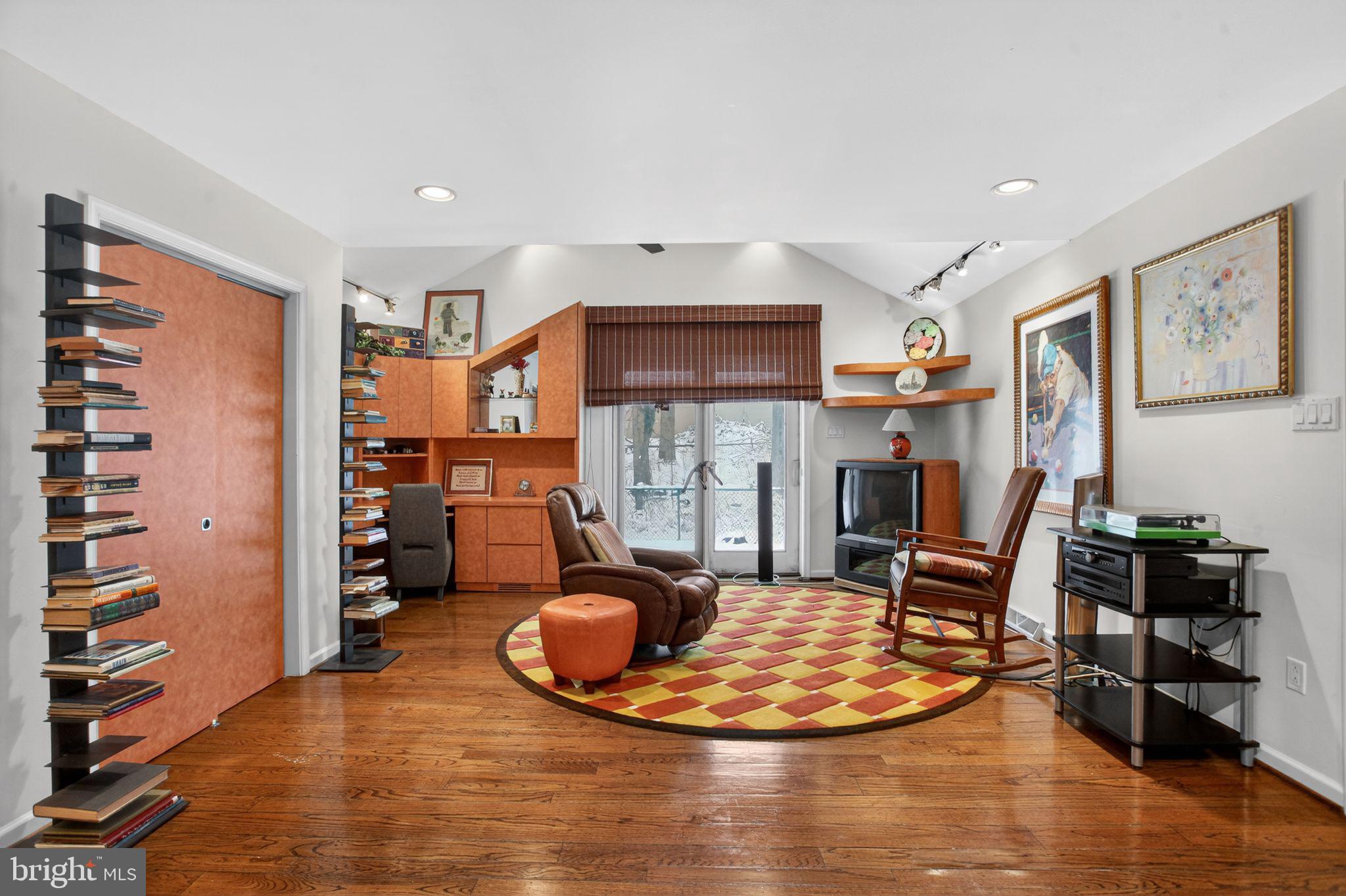 1121 TOWNSHIP LINE ROAD