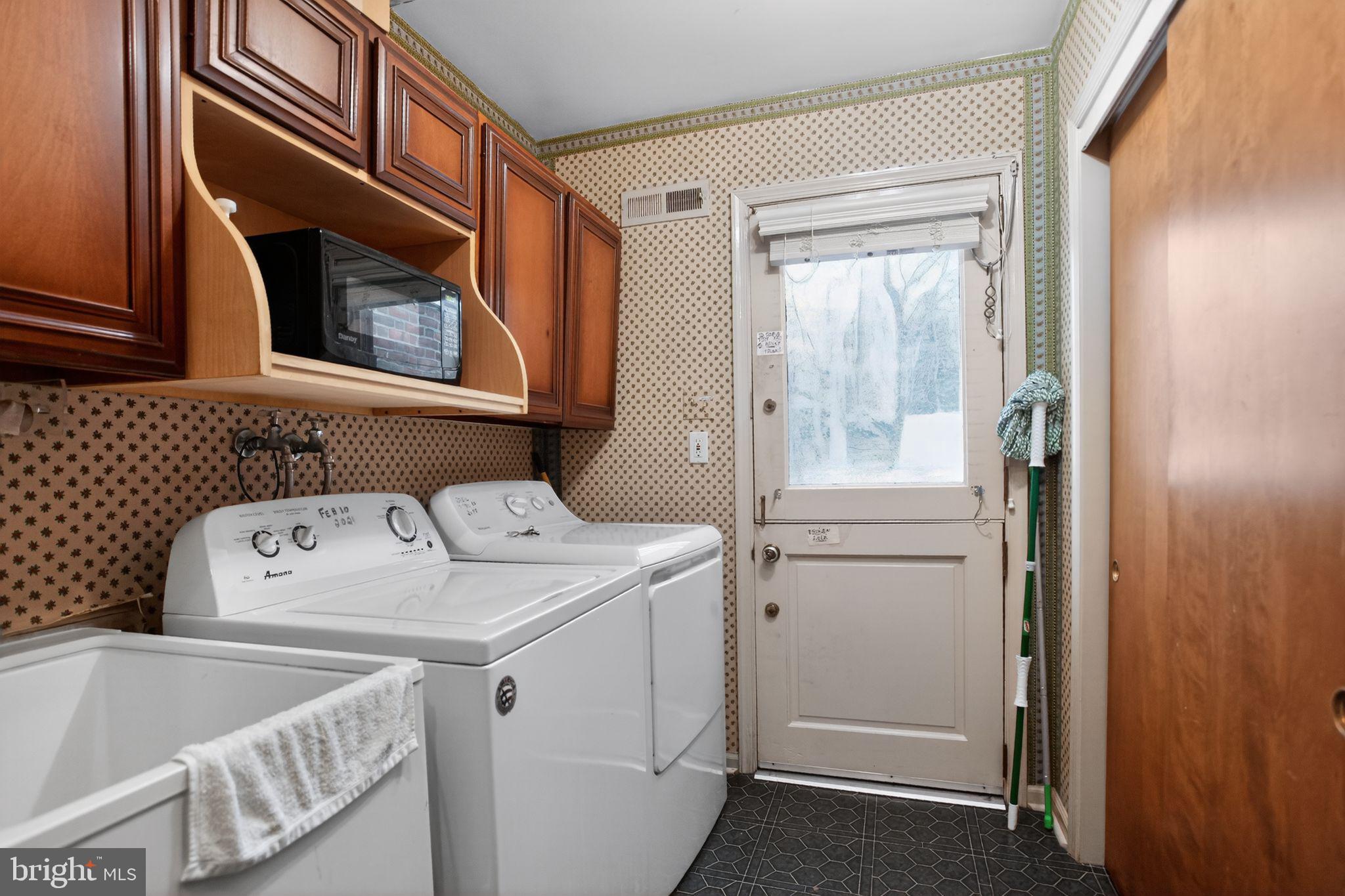 1121 TOWNSHIP LINE ROAD