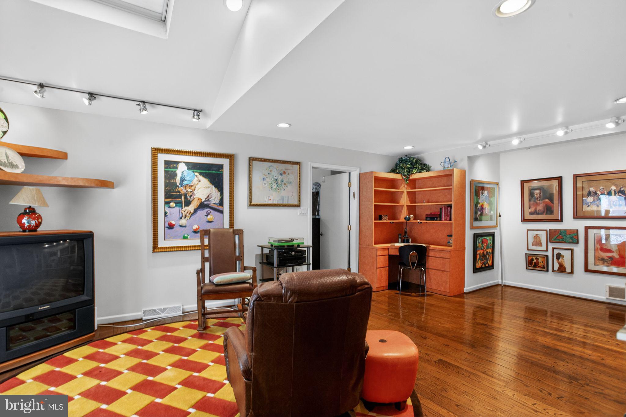 1121 TOWNSHIP LINE ROAD