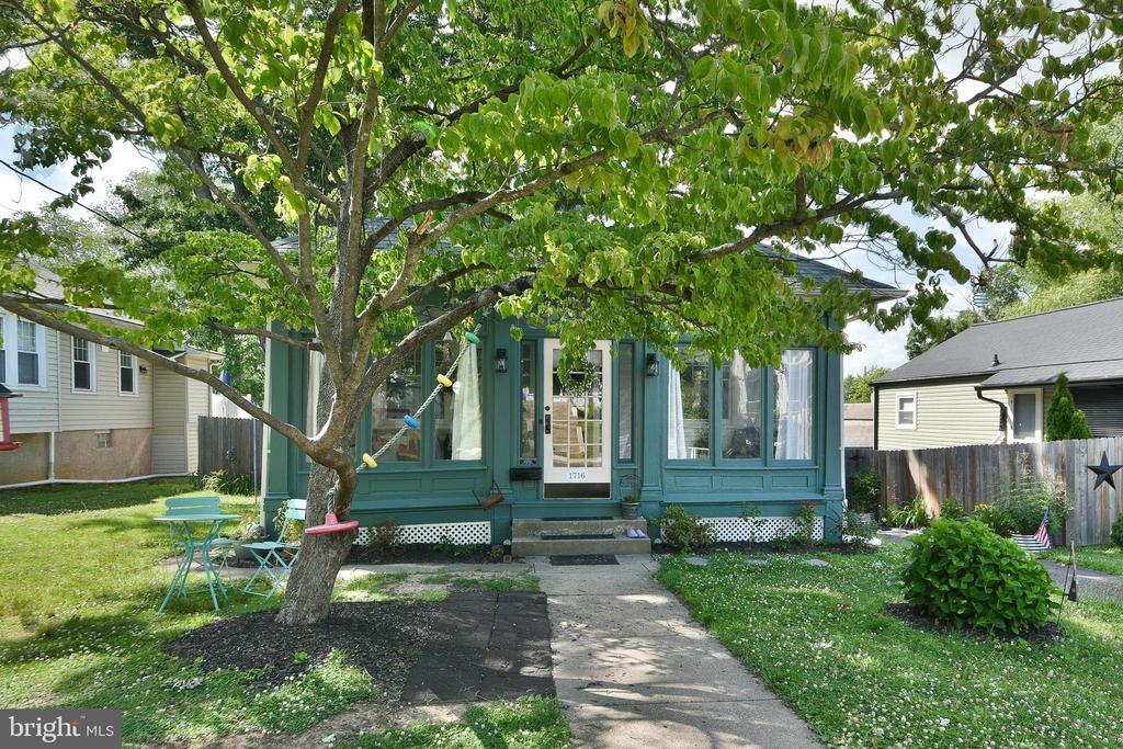 1716 WEBSTER AVENUE