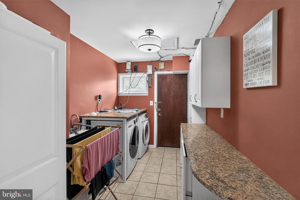 7931 OAK HILL DRIVE