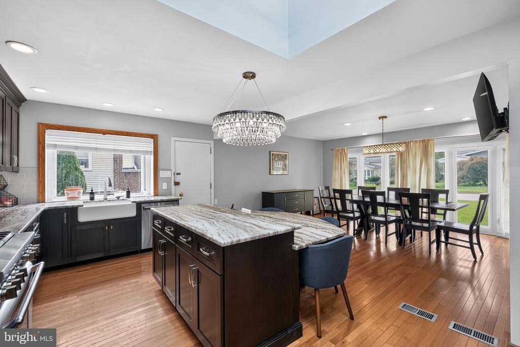 7931 OAK HILL DRIVE