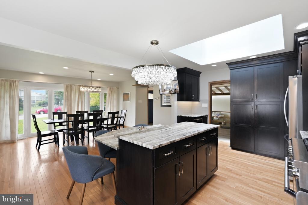 7931 OAK HILL DRIVE