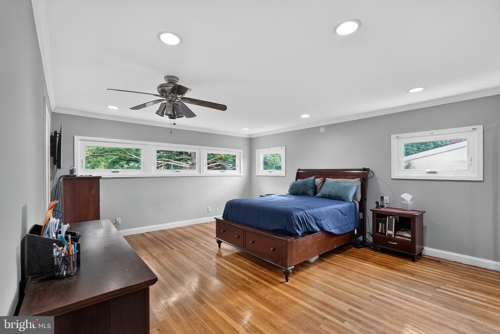 7931 OAK HILL DRIVE