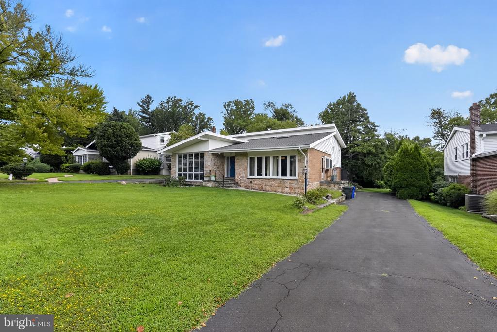 7931 OAK HILL DRIVE