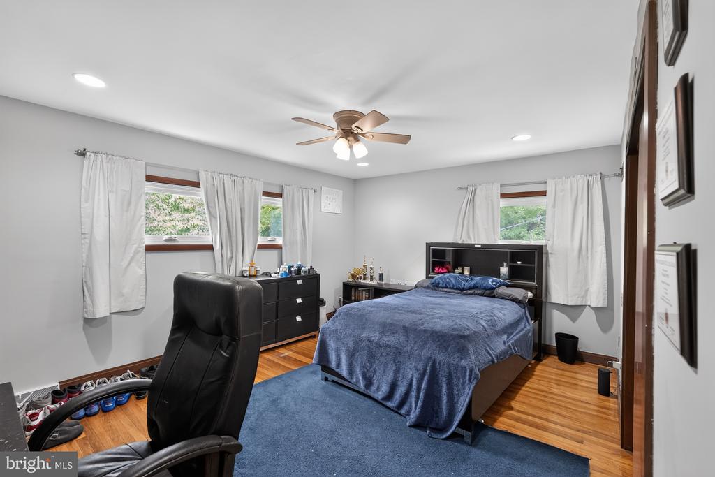 7931 OAK HILL DRIVE