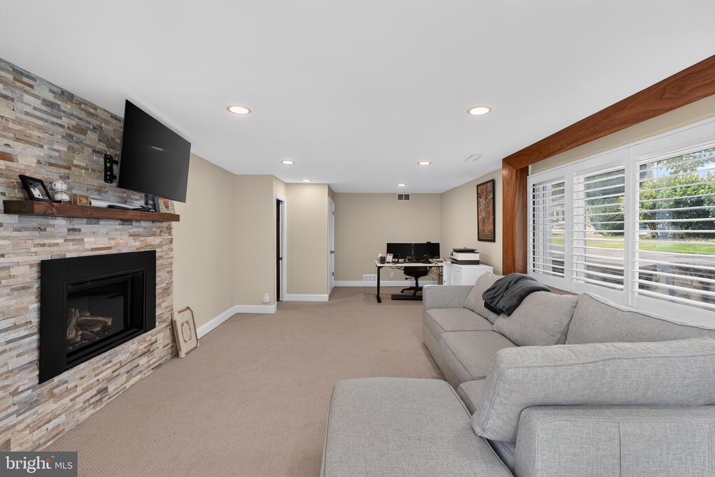 7931 OAK HILL DRIVE