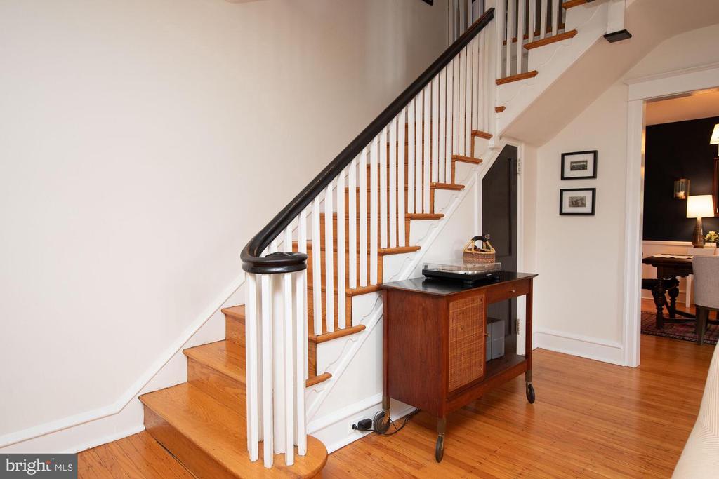 3242 Midvale Ave