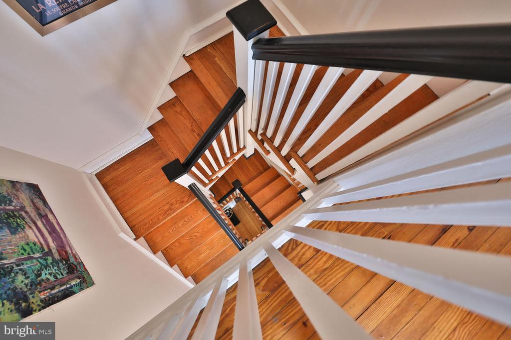 3242 Midvale Ave