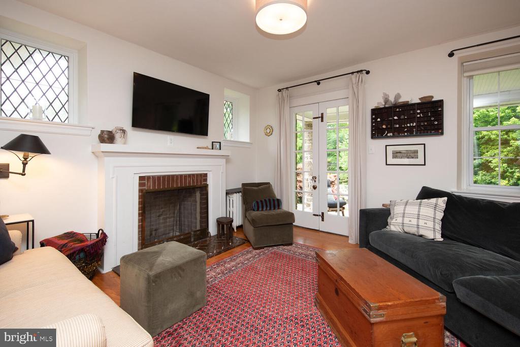 3242 Midvale Ave