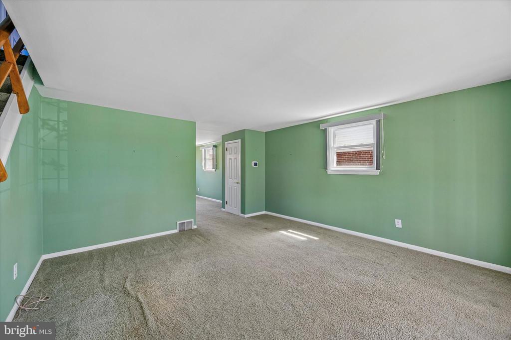 3527 PRIMROSE ROAD