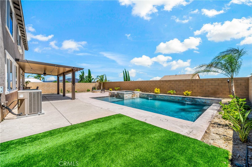 35646 Summerholly Lane