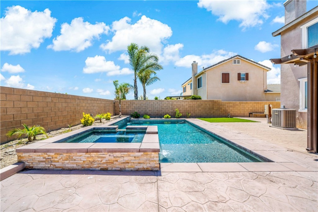 35646 Summerholly Lane