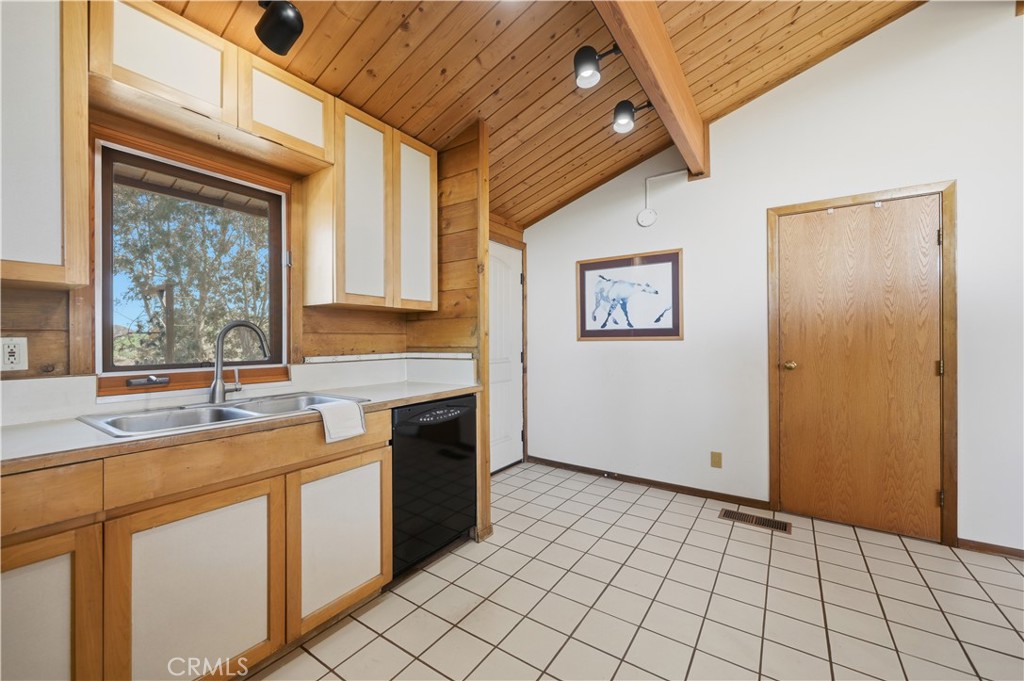 37475 Crown Valley