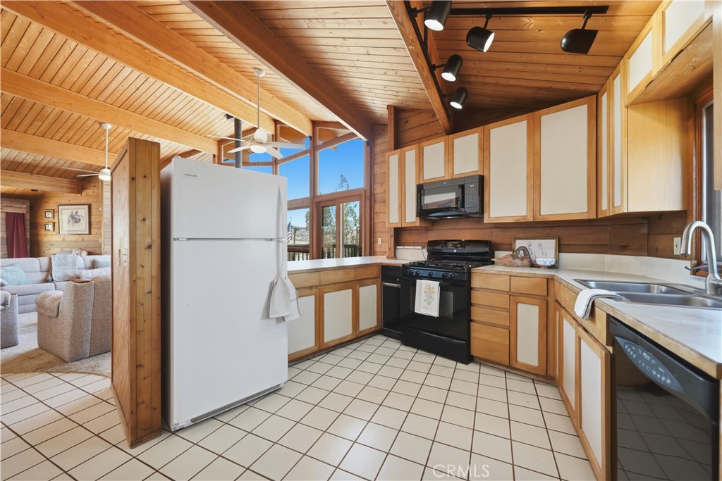 37475 Crown Valley