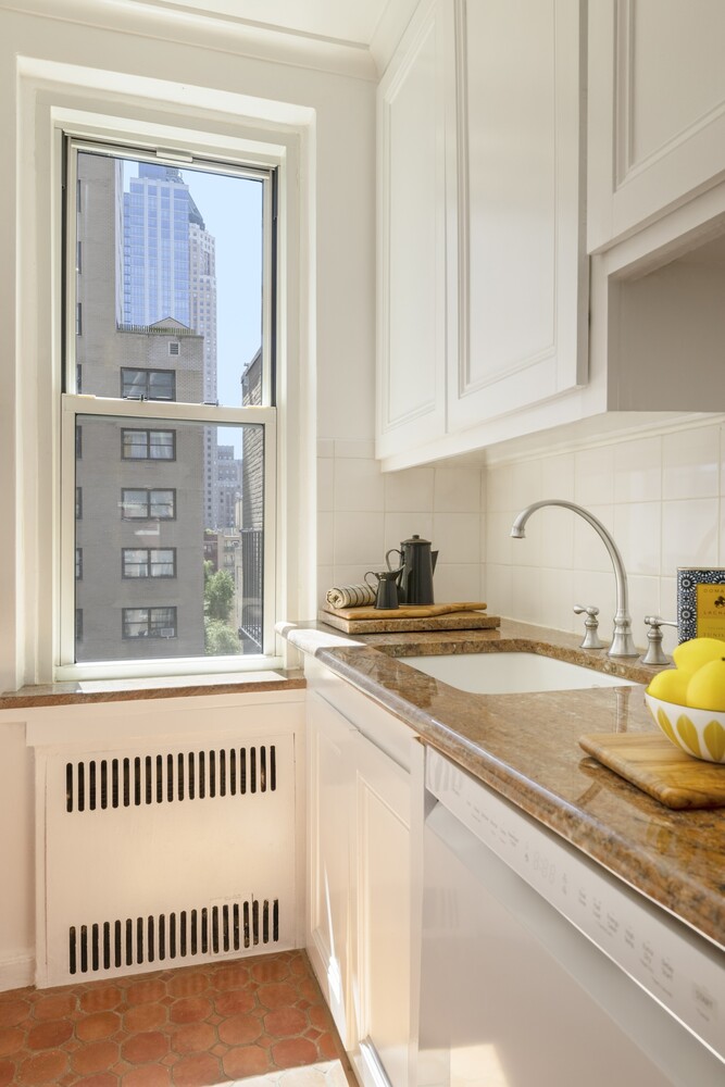 310 W 55TH Street 6H