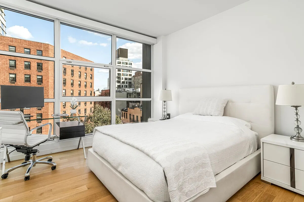 250 BOWERY 5A