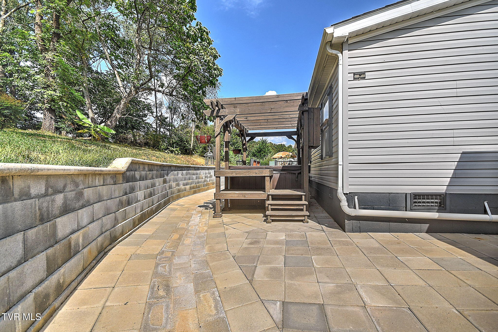 2004 Sweetbriar Road