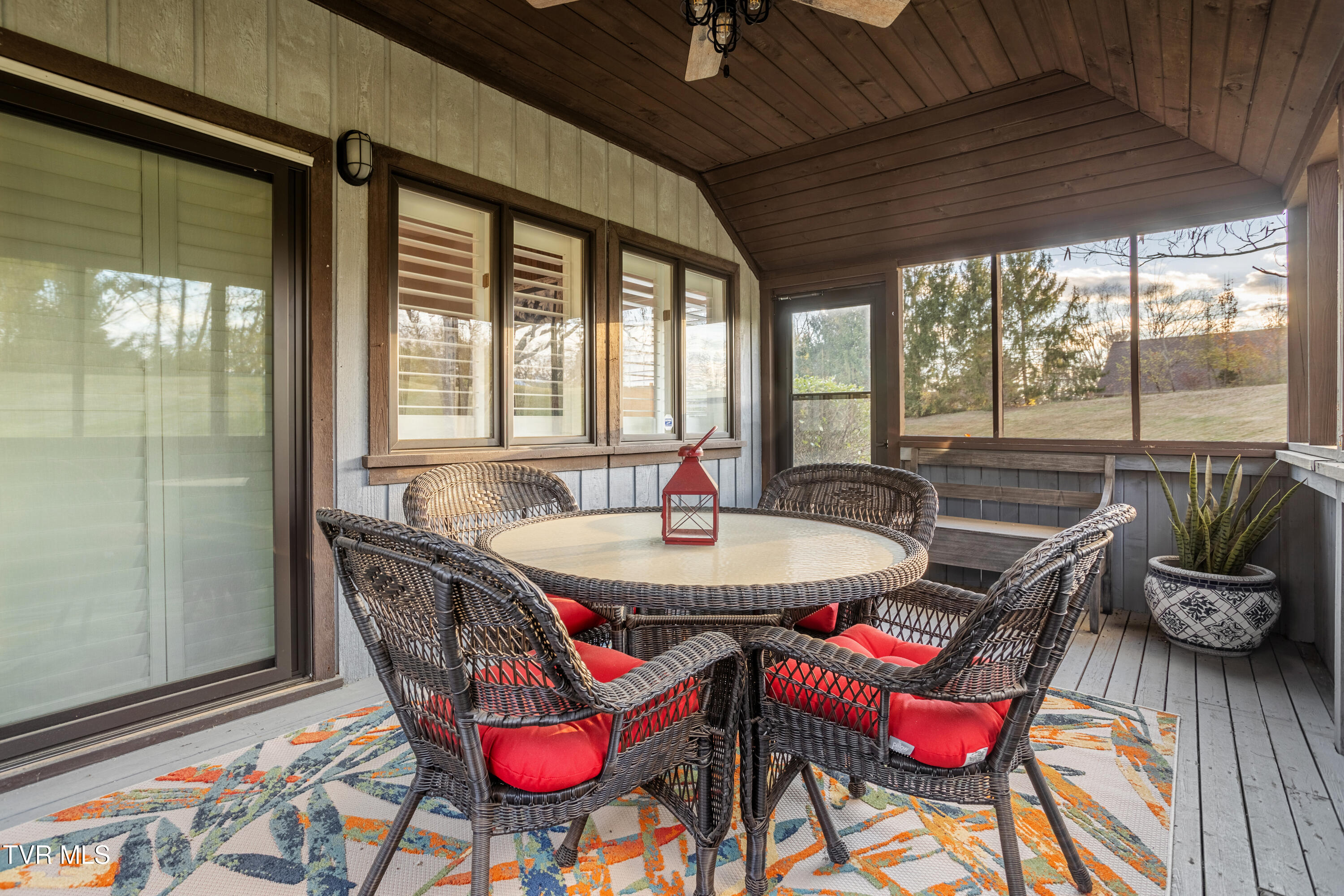 264 South Hampton Drive, 1