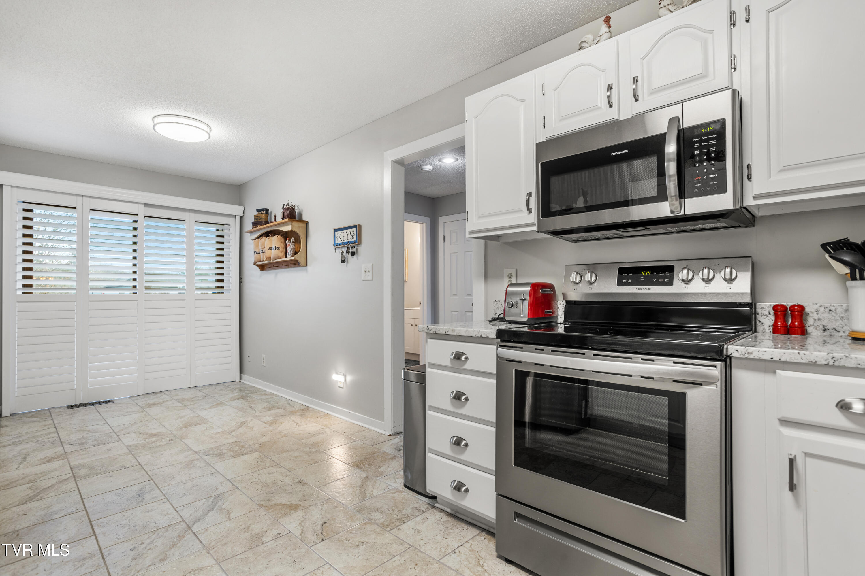 264 South Hampton Drive, 1