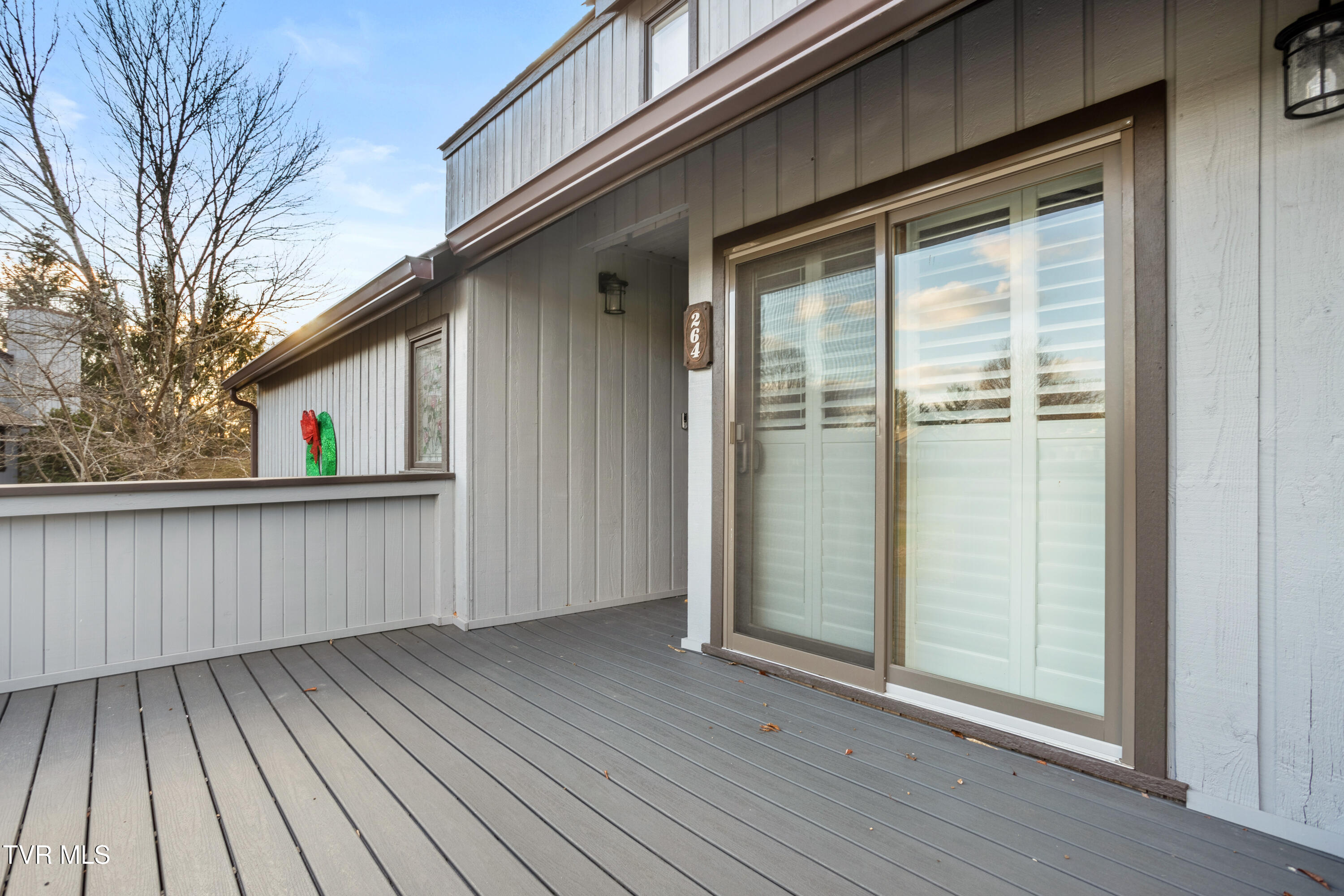 264 South Hampton Drive, 1