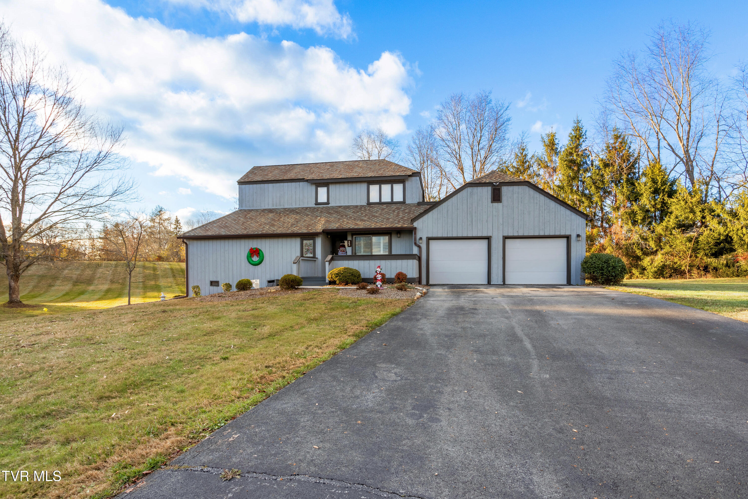 264 South Hampton Drive, 1