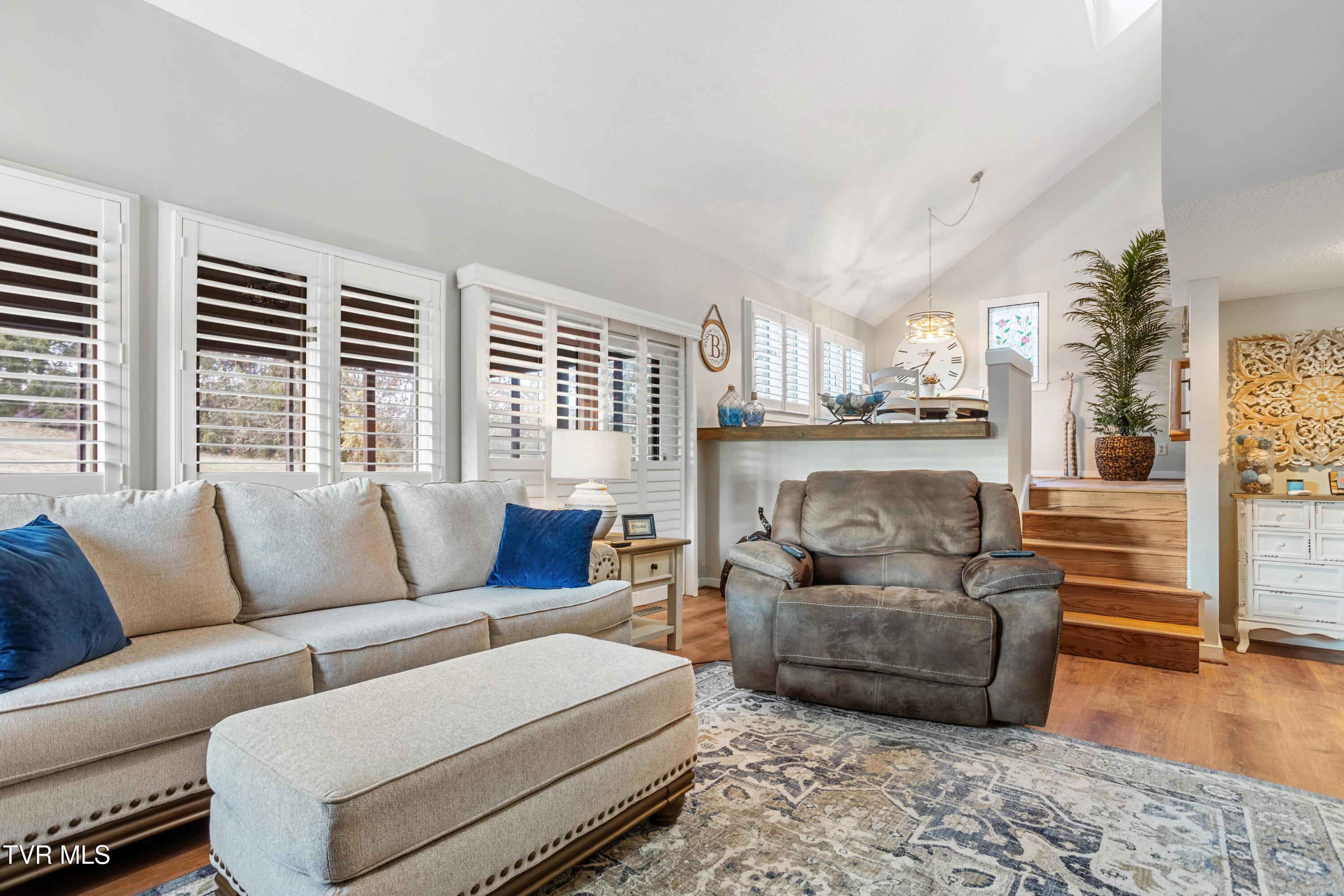 264 South Hampton Drive, 1