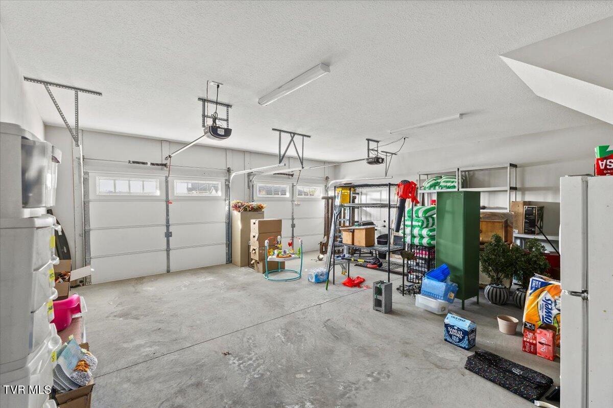 1527 Meadow Creek Lane