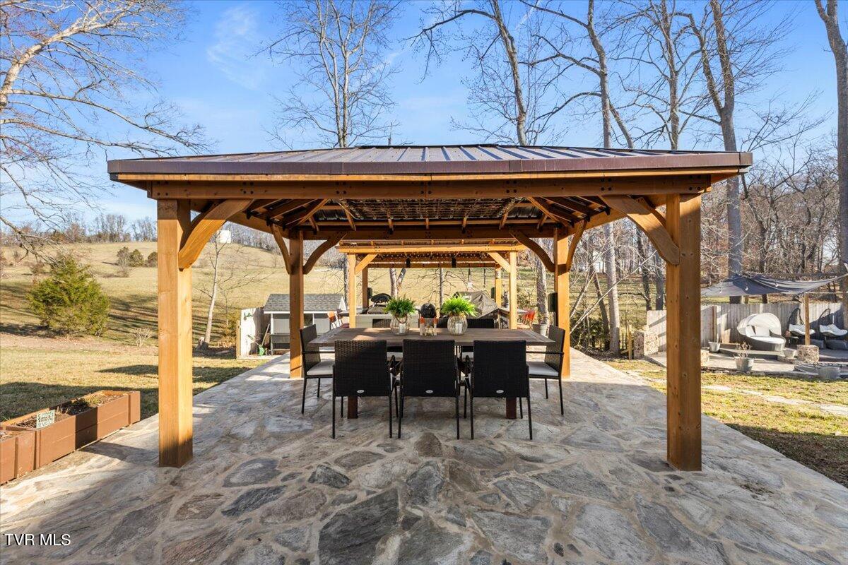 1527 Meadow Creek Lane