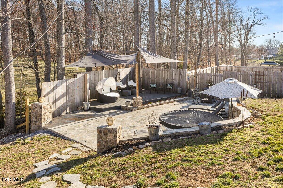 1527 Meadow Creek Lane