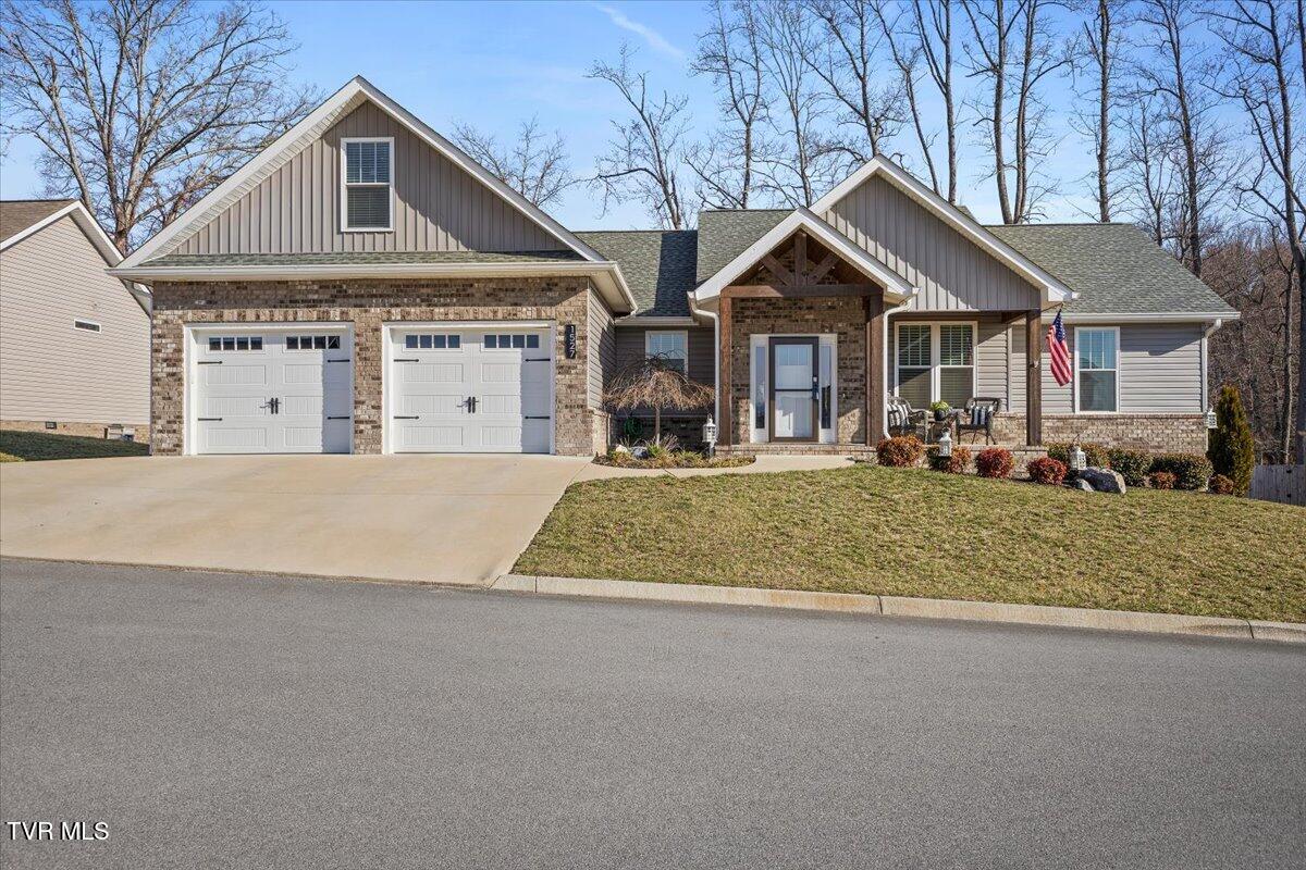 1527 Meadow Creek Lane