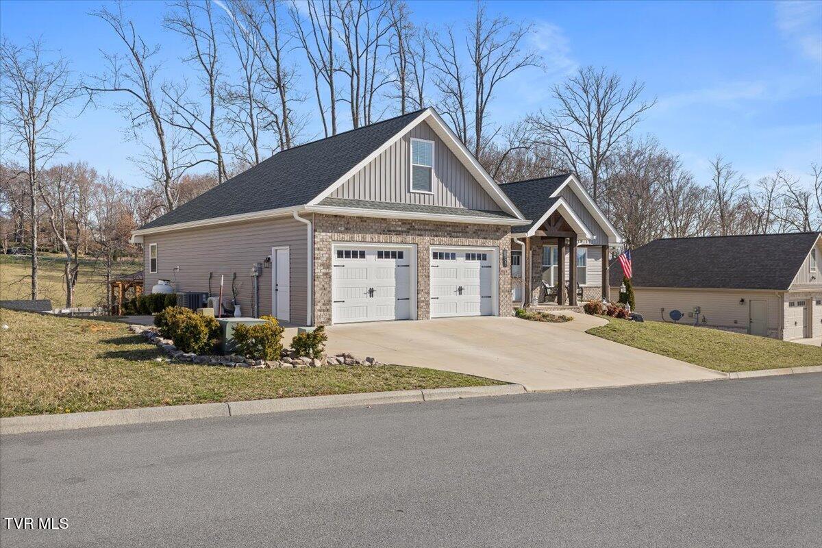1527 Meadow Creek Lane
