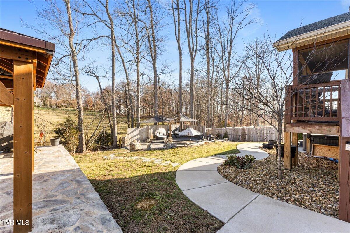 1527 Meadow Creek Lane