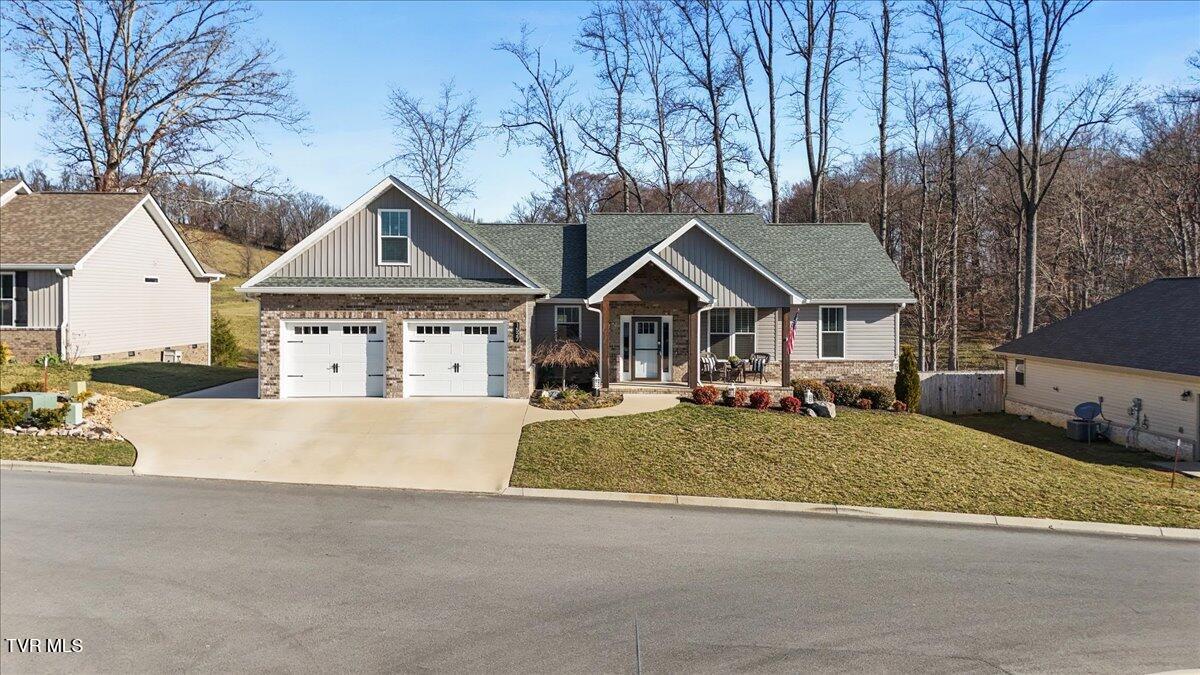 1527 Meadow Creek Lane