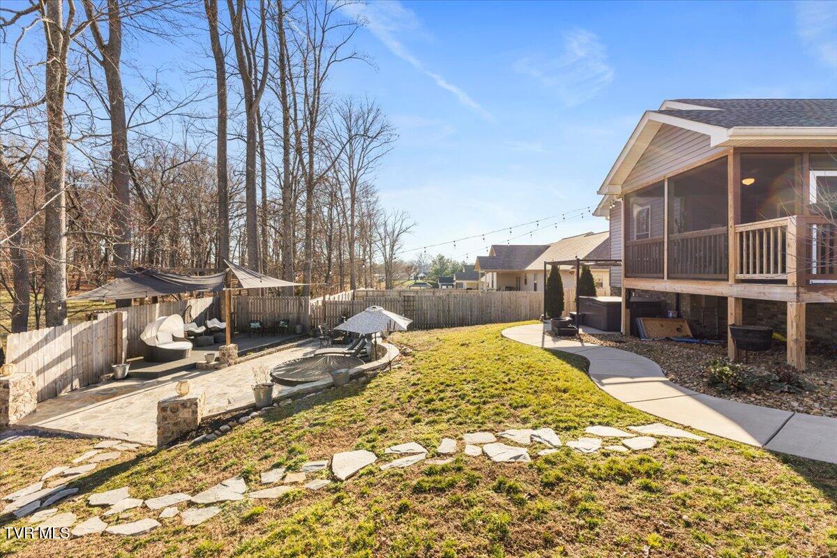 1527 Meadow Creek Lane