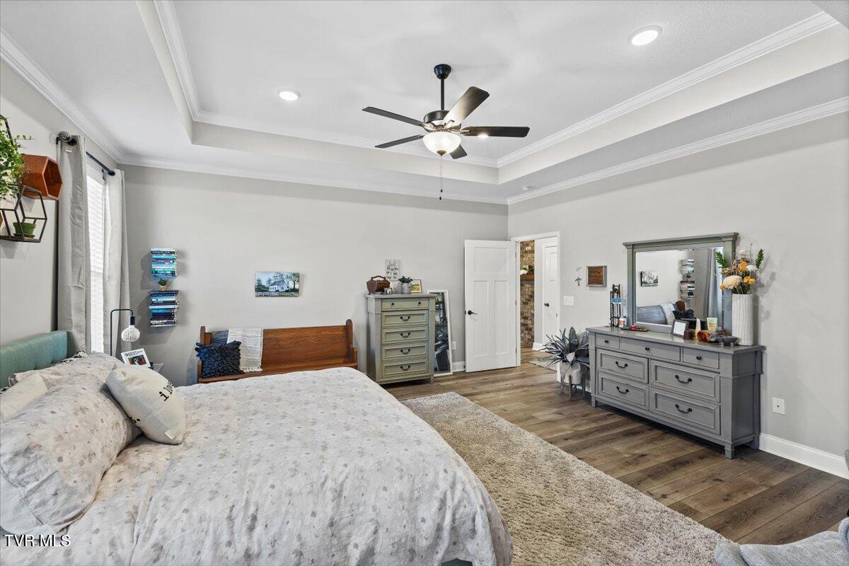 1527 Meadow Creek Lane
