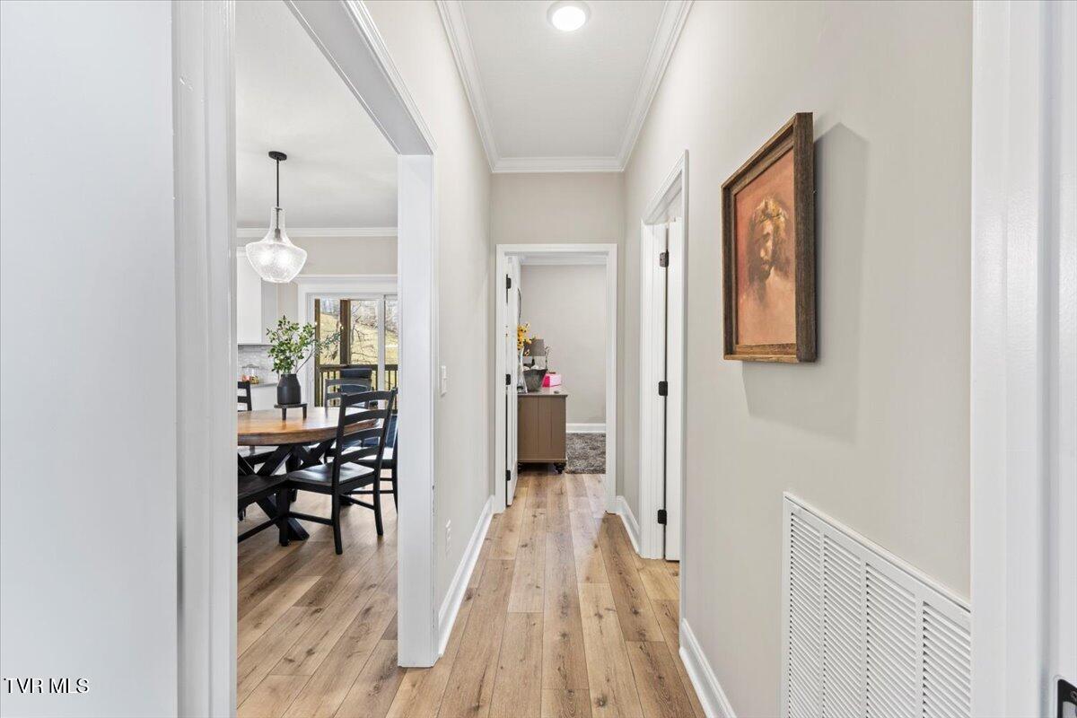 1527 Meadow Creek Lane