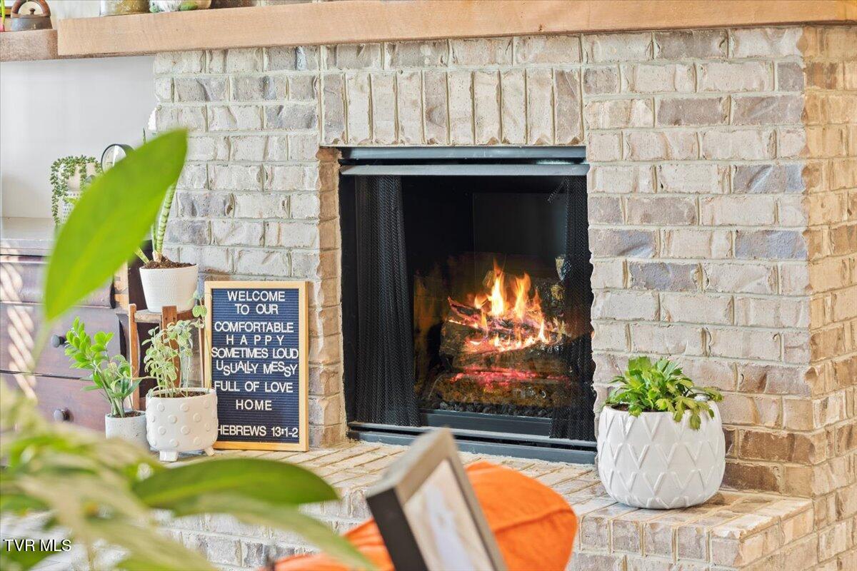 1527 Meadow Creek Lane