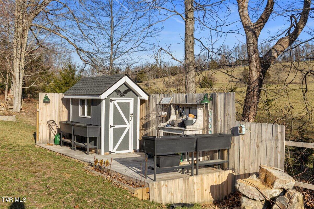 1527 Meadow Creek Lane
