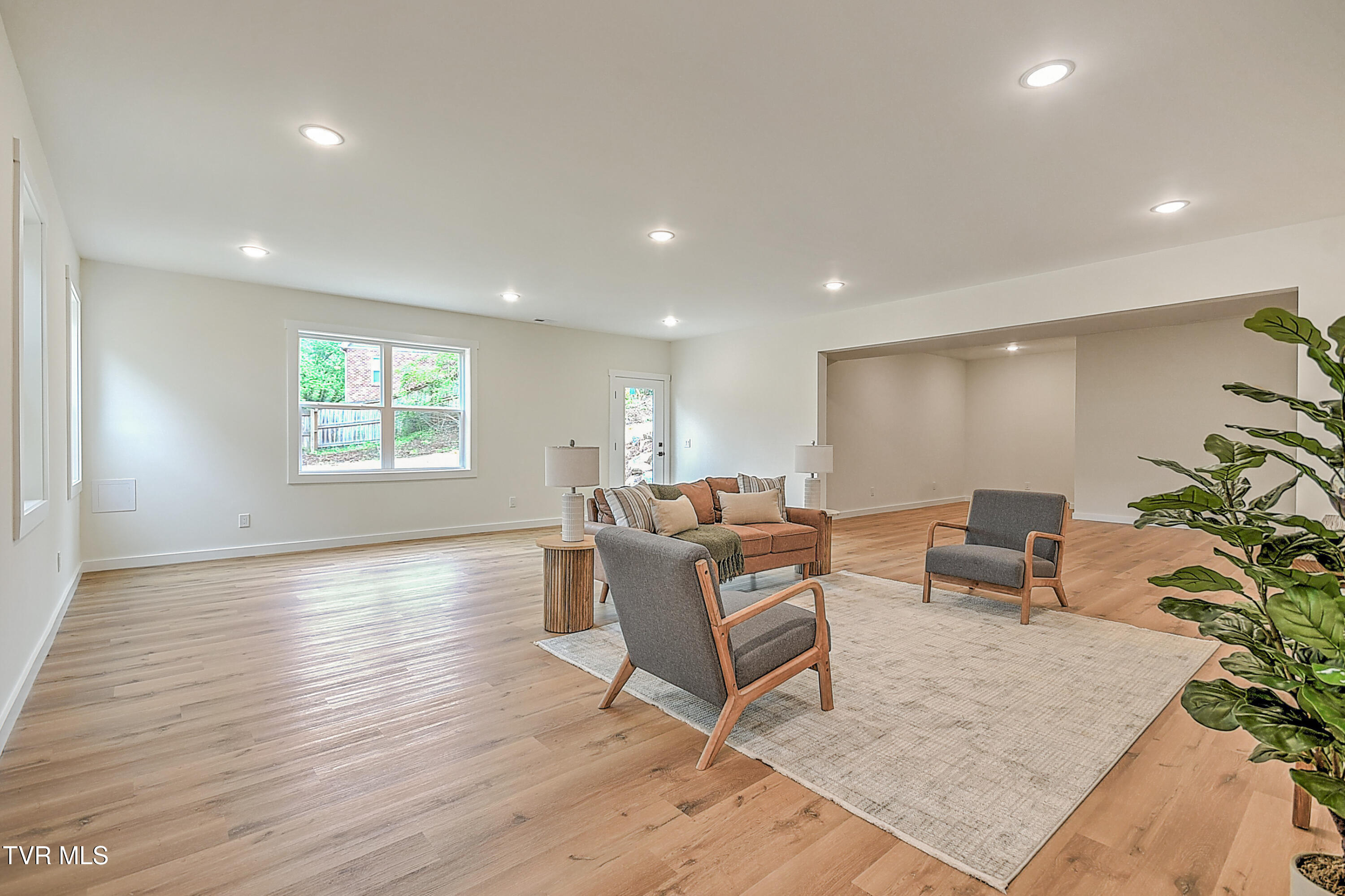425 Arlington Avenue
