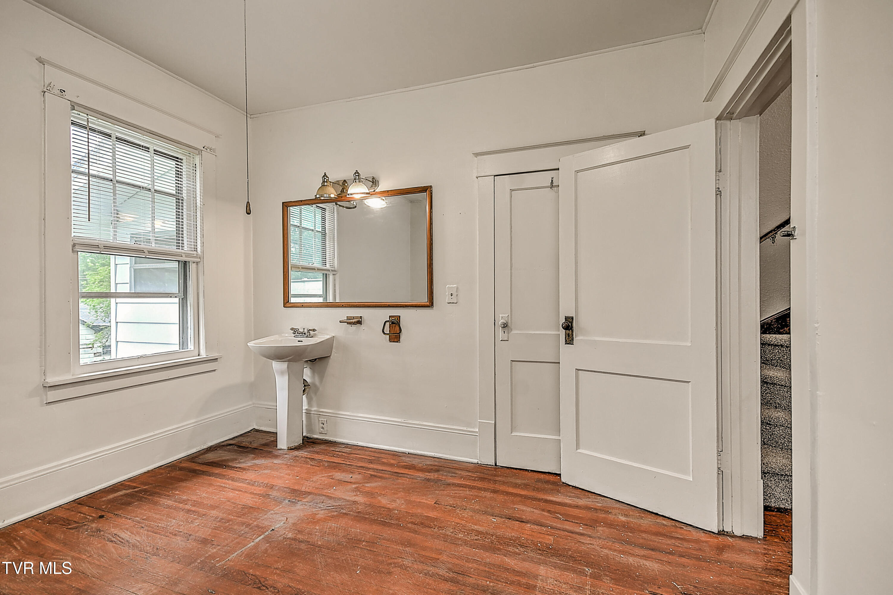 1149 Moorland Avenue