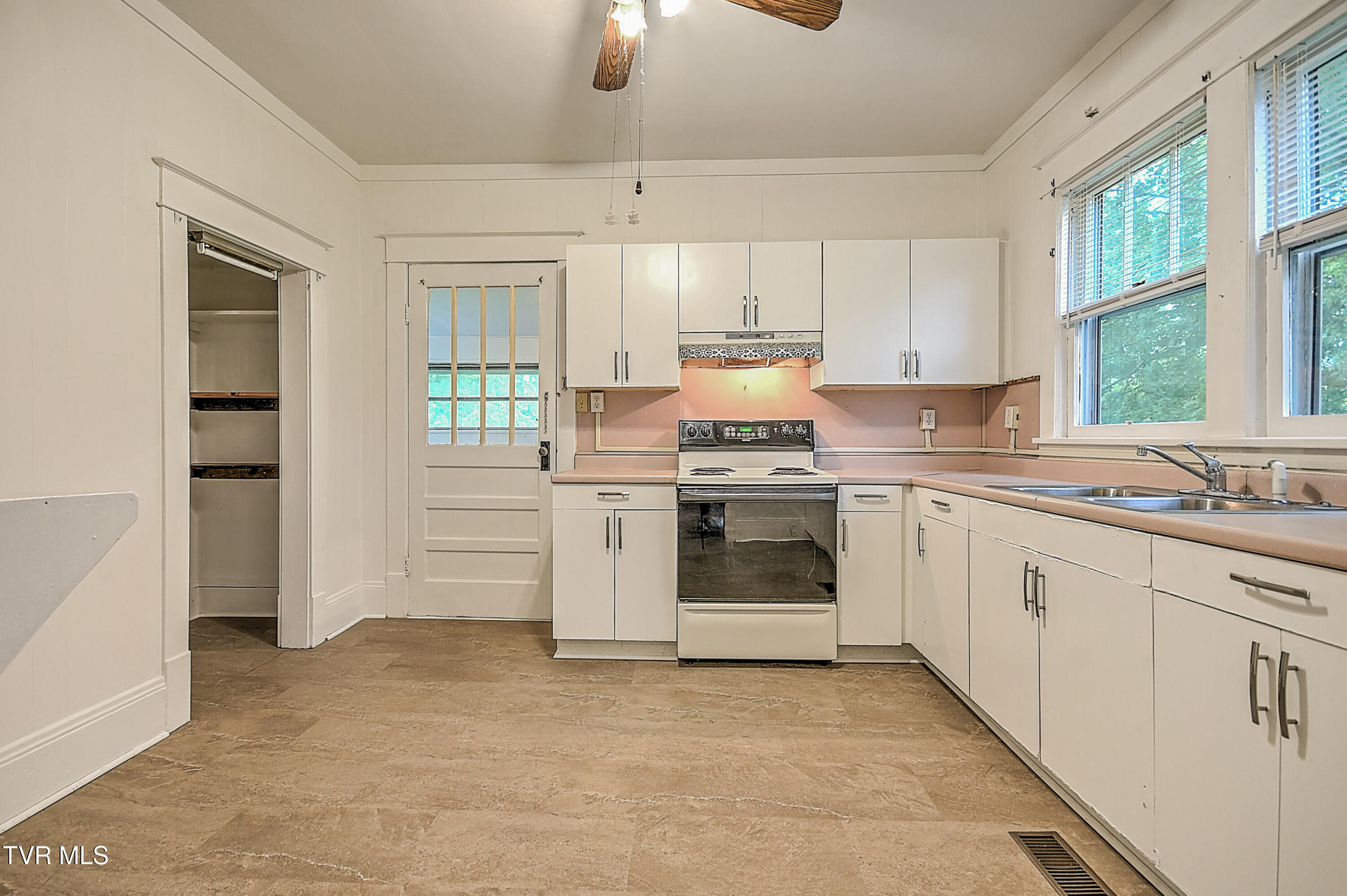 1149 Moorland Avenue