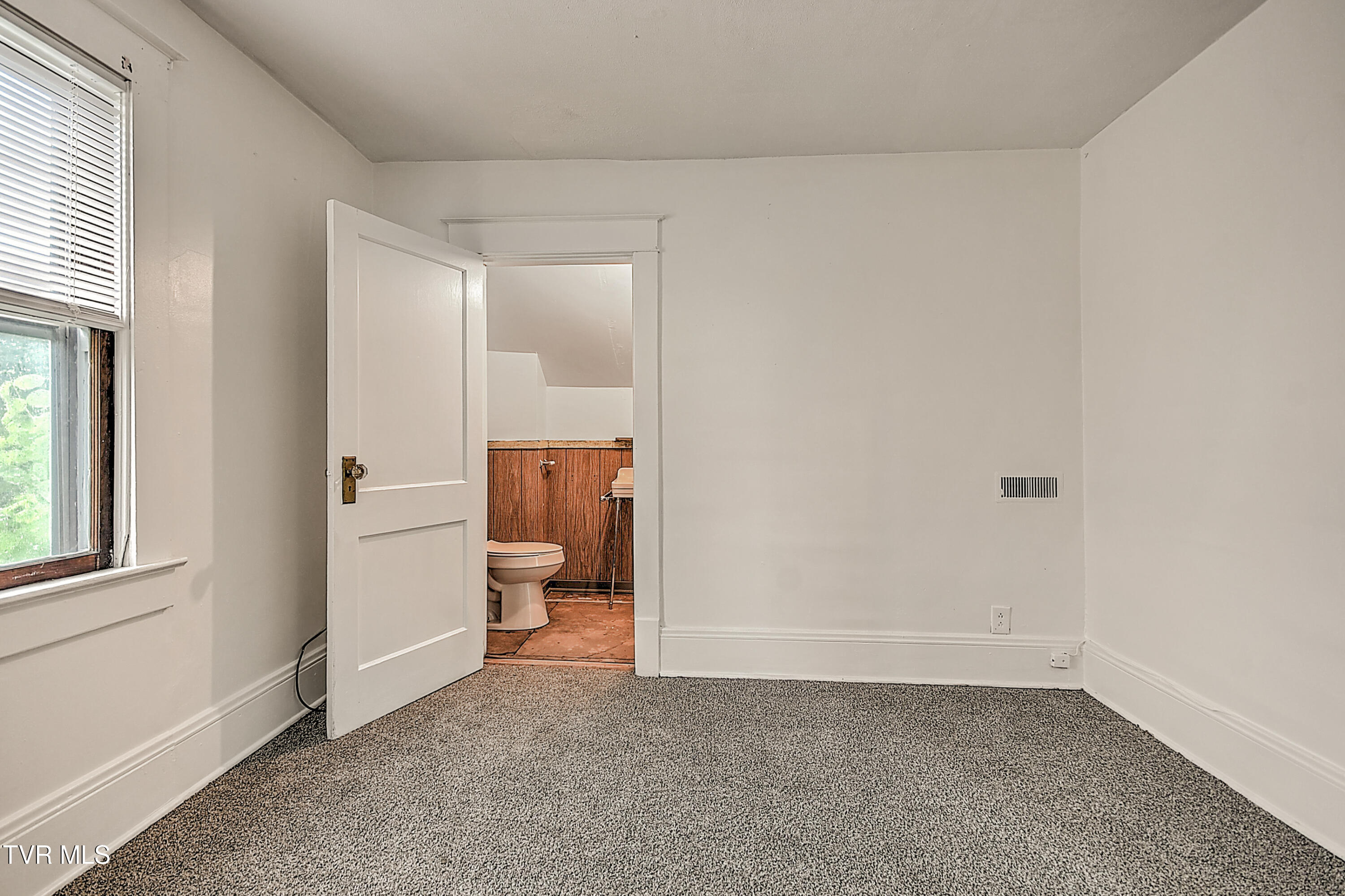 1149 Moorland Avenue