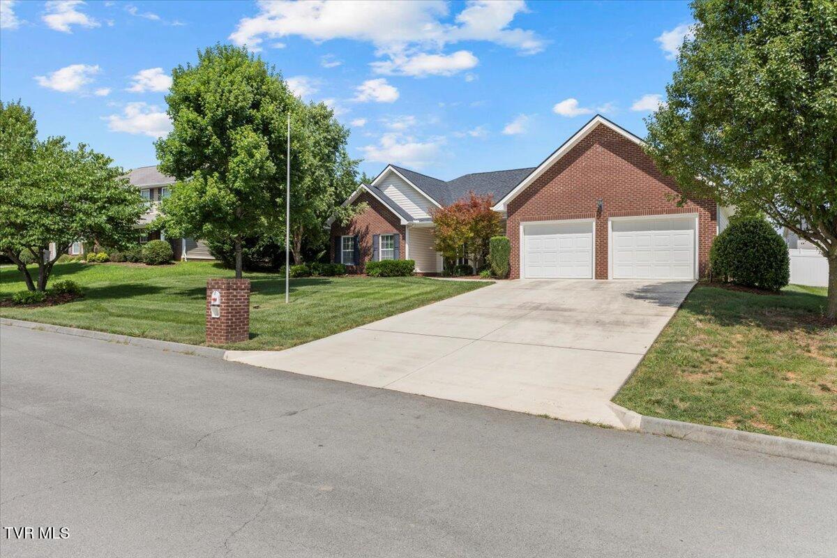 147 Pembrooke Circle