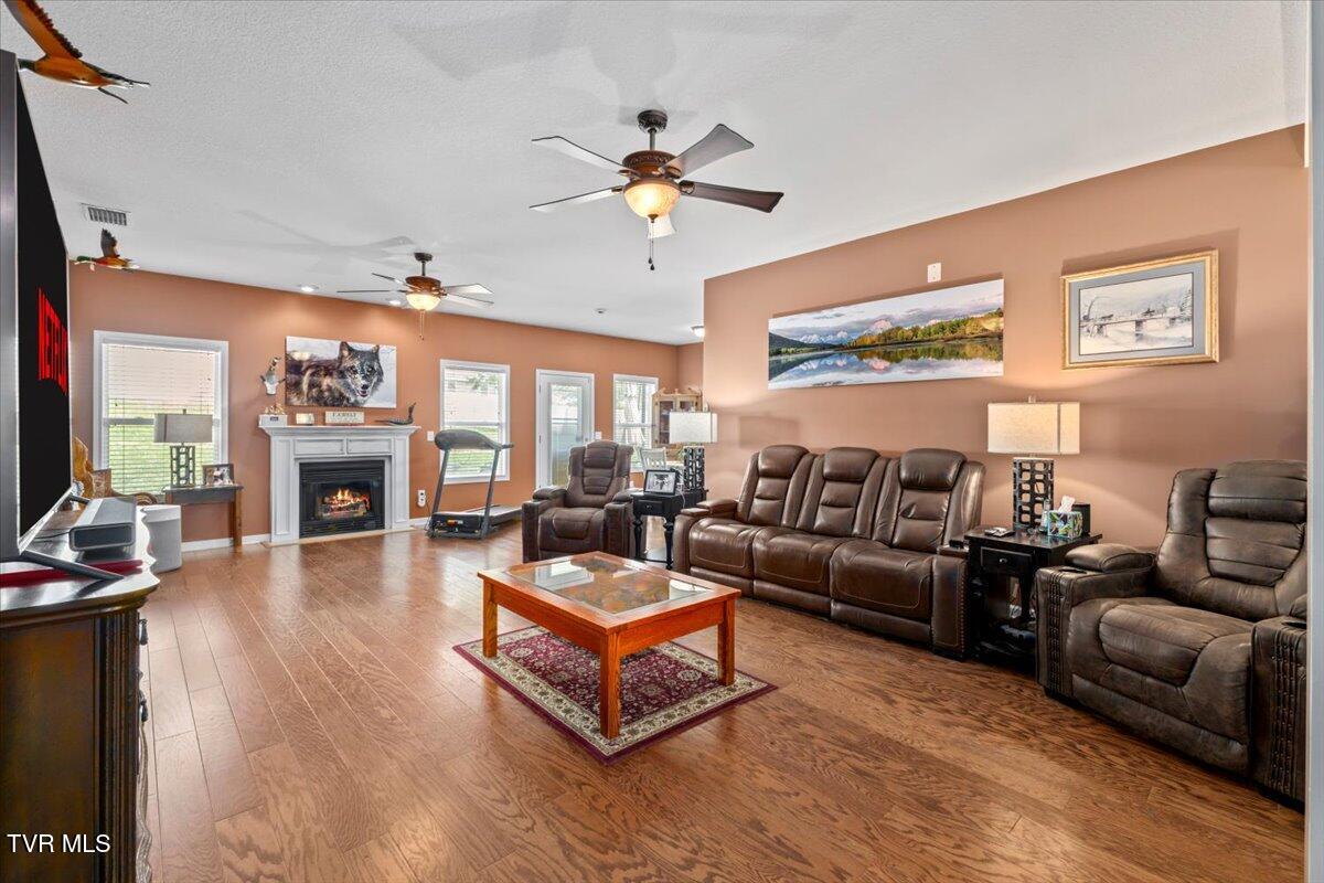 147 Pembrooke Circle