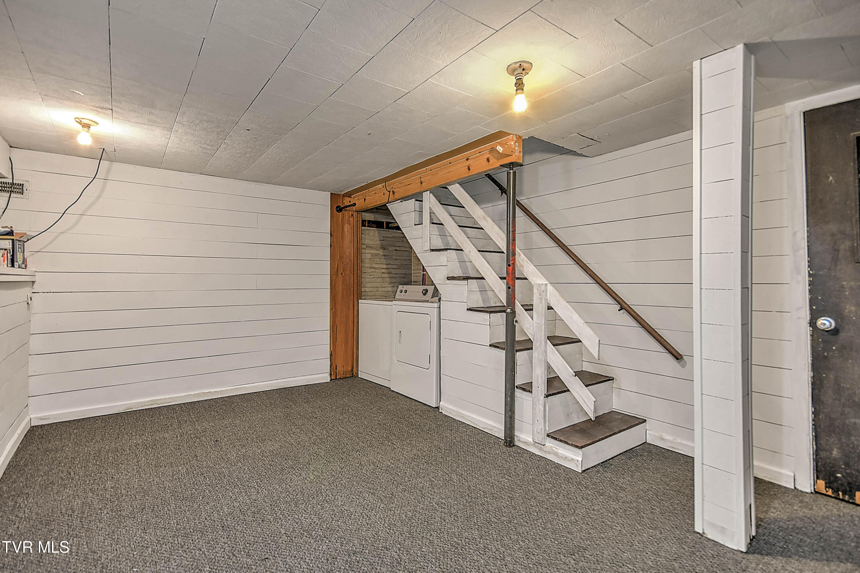 1057 Moorland Avenue