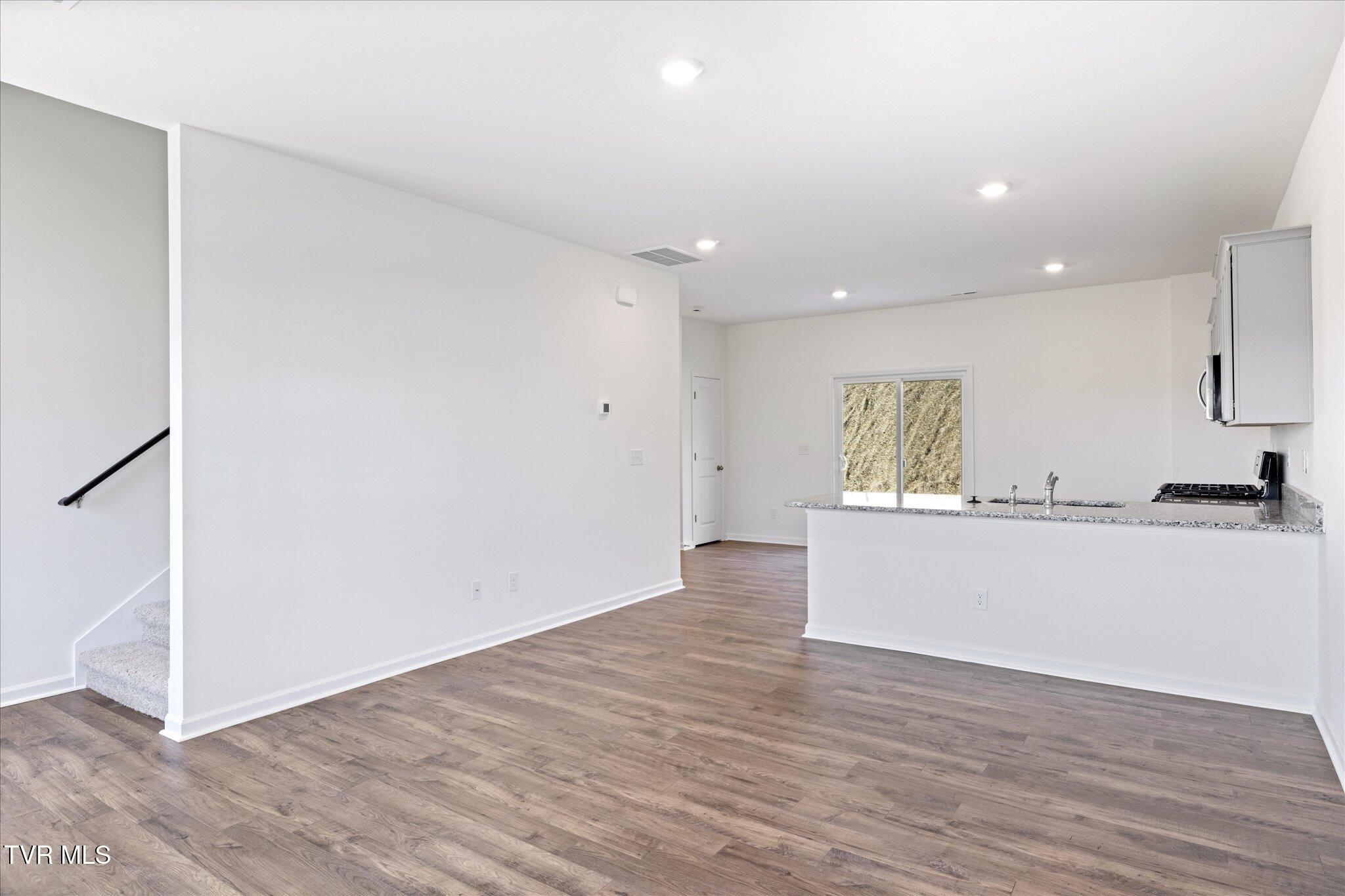 1231 Downing Place